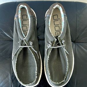 NEVER WORN!! 🔥MENS HEY DUDE🔥 MINT CONDITION!! US size 11